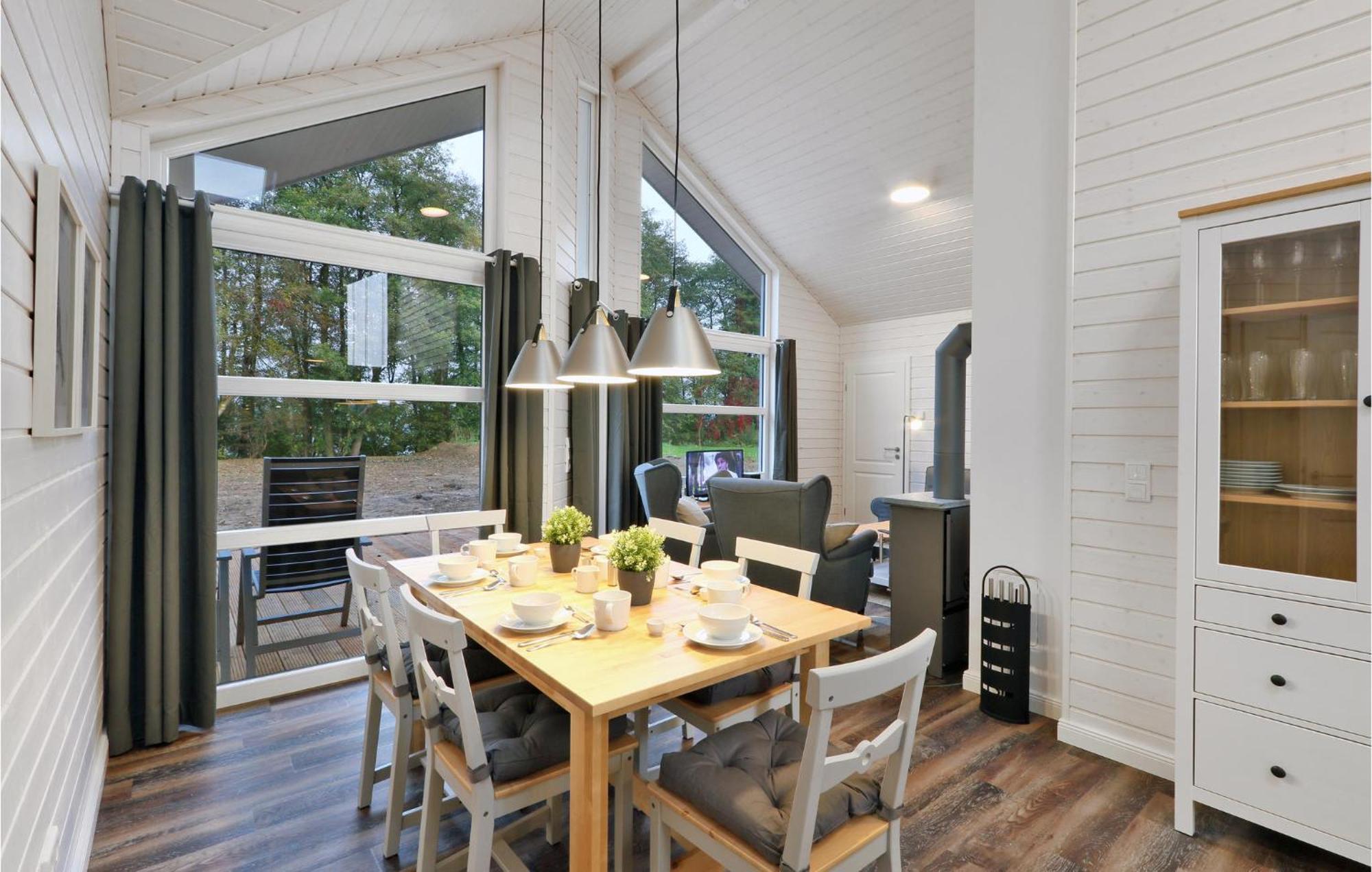 3 Bedroom Stunning Home In Krems Ii-Warderbrueck Gols Kültér fotó