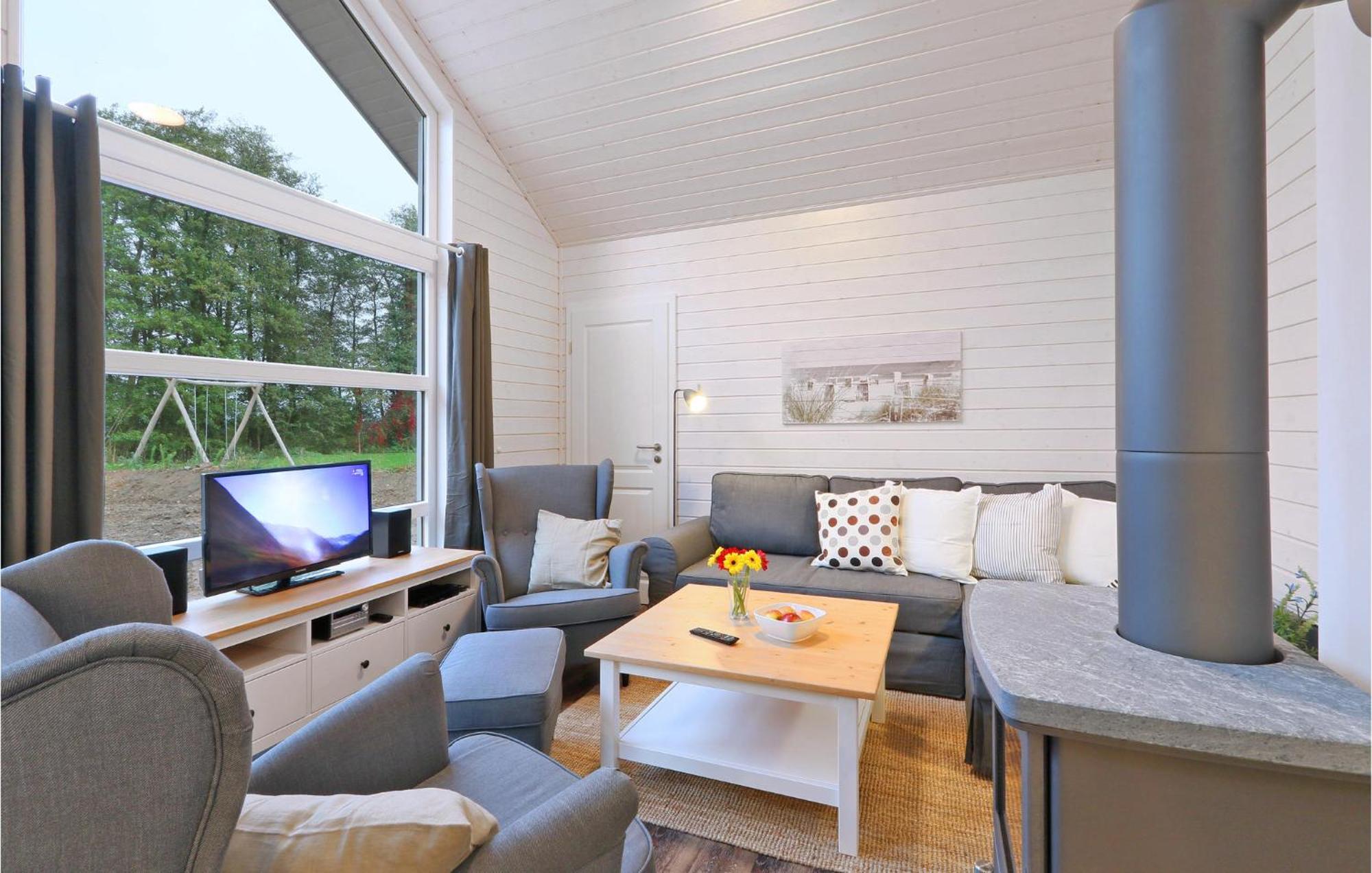 3 Bedroom Stunning Home In Krems Ii-Warderbrueck Gols Kültér fotó